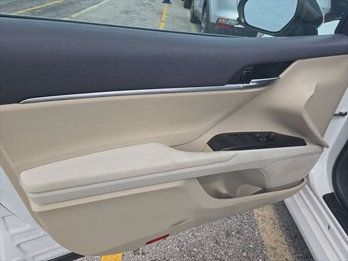 Used 2022 Toyota Camry LE FWD image 14