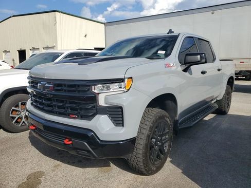 Used 2024 Chevrolet Silverado 1500 LT Trail Boss w/ Convenience Package II AWD/4WD image 2