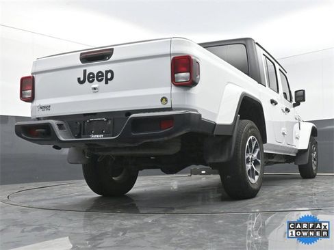 Used 2024 Jeep Gladiator Sport image 41