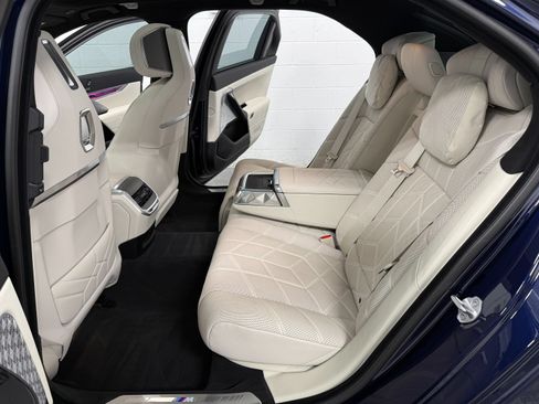 Used 2024 BMW 760i xDrive AWD/4WD image 20