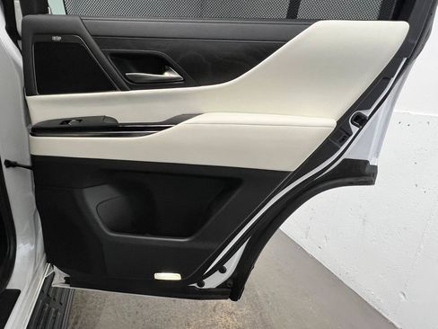 Used 2022 Lexus LX 600 4WD w/ Appearance Package image 14