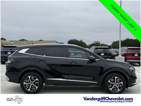 Used 2025 Kia Sportage EX AWD/4WD image 3