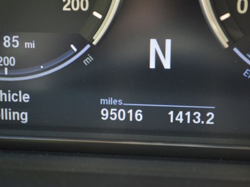 Used 2014 BMW M5 image 17