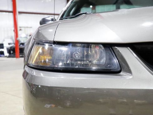 Used 2001 Ford Mustang Cobra image 32