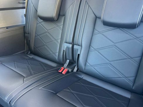 New 2026 Volkswagen Atlas SE image 14