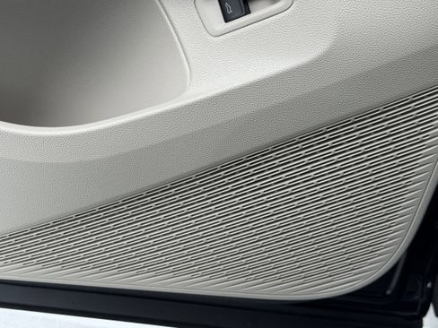 New 2026 Volkswagen Atlas SE FWD image 15