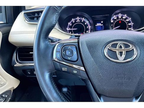 Used 2016 Toyota Avalon Limited w/ Toyota Safety Sense Package FWD image 21