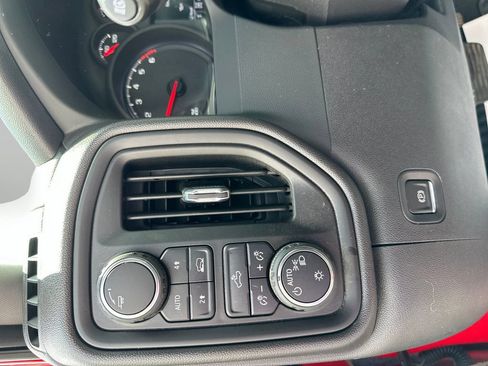 Used 2023 Chevrolet Silverado 1500 Custom AWD/4WD image 17