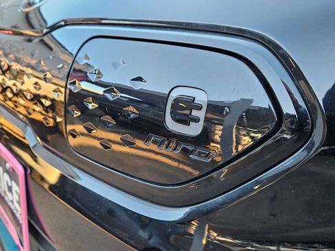 Used 2019 Kia Niro EX image 6