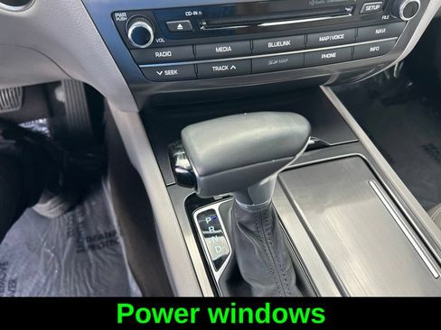 Used 2018 Genesis G80 3.8 RWD image 15