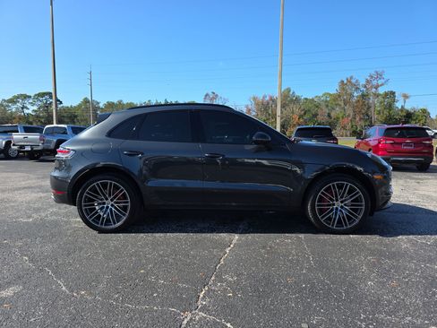 Used 2021 Porsche Macan S image 2