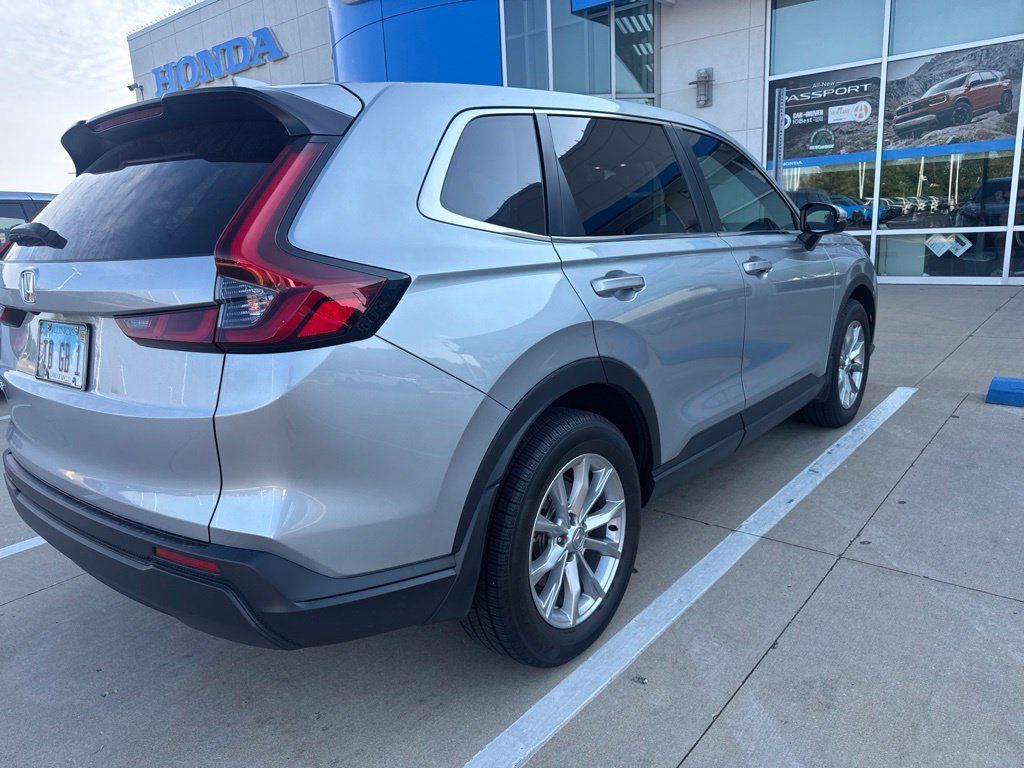 Used 2024 Honda CR-V EX image 4