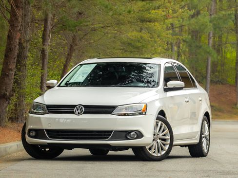 Used 2014 Volkswagen Jetta SEL image 2