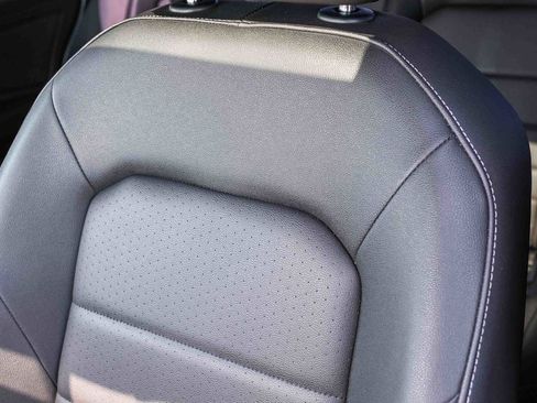 Used 2021 Volkswagen Jetta SE FWD image 22