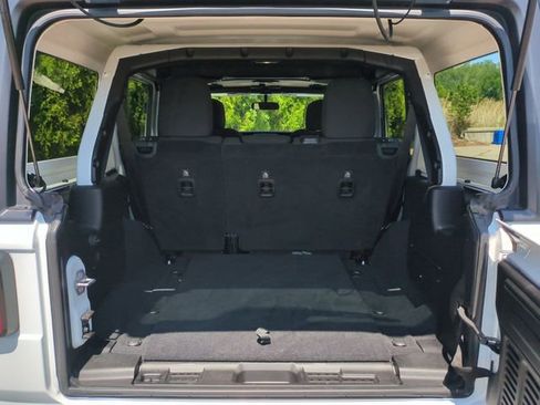 Used 2018 Jeep Wrangler Unlimited Sport S AWD/4WD image 16