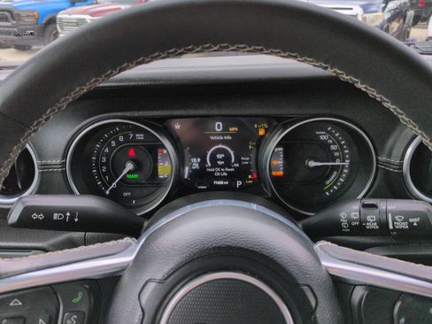 Used 2023 Jeep Wrangler Unlimited Sahara AWD/4WD image 26