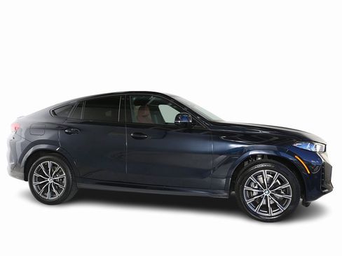 Used 2025 BMW X6 xDrive40i w/ Parking Assistance Package image 11