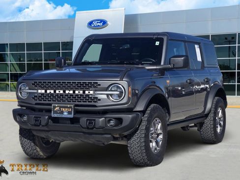 Certified 2025 Ford Bronco Badlands image 2