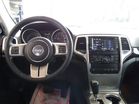 Used 2013 Jeep Grand Cherokee Laredo AWD/4WD image 5