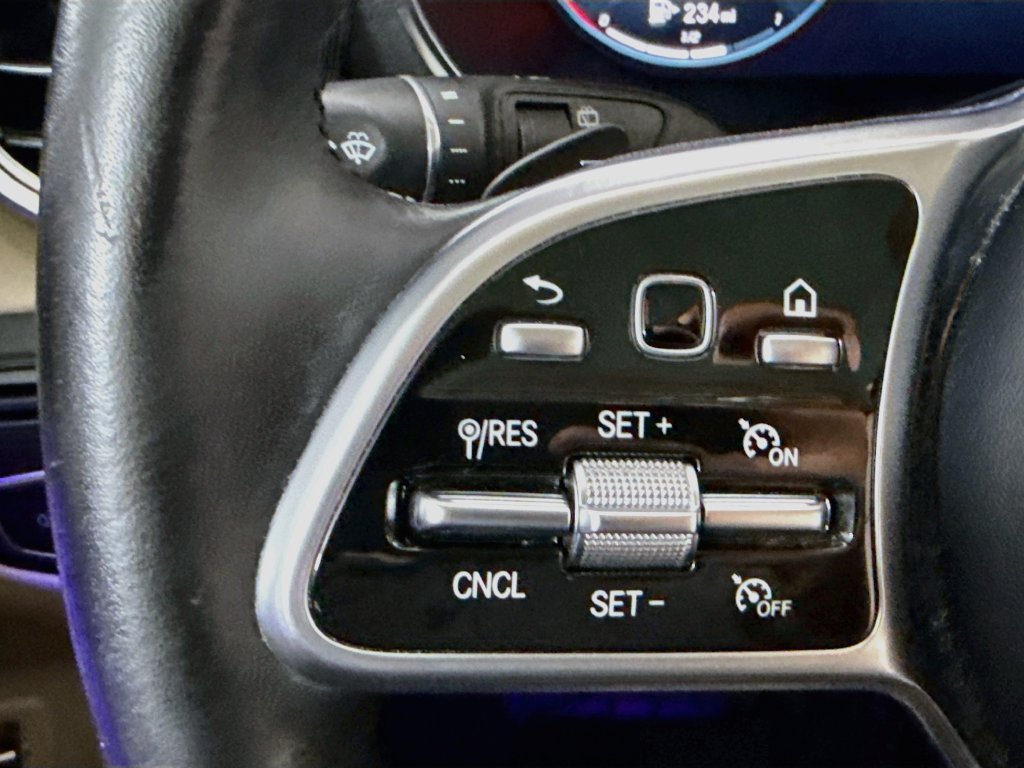 Certified 2021 Mercedes-Benz GLC 300 4MATIC image 11