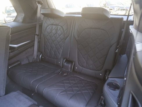 Used 2026 BMW X7 xDrive40i w/ M Sport Package AWD/4WD image 16