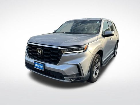 Used 2025 Honda Pilot EX-L image 13