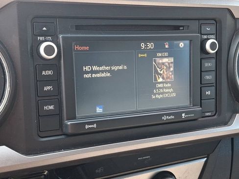 Used 2018 Toyota Tacoma SR5 AWD/4WD image 22