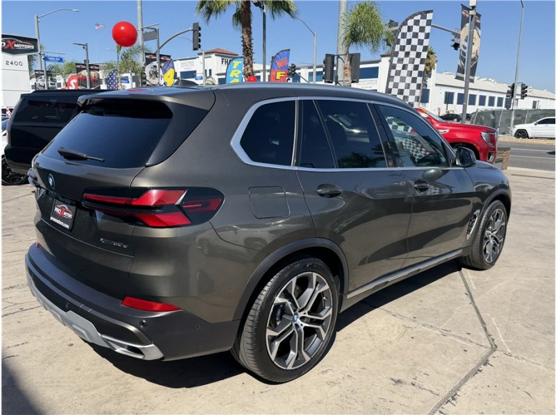 Used 2024 BMW X5 xDrive50e w/ Premium Package AWD/4WD image 17