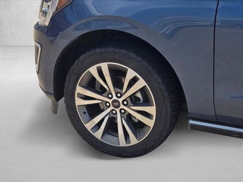 Used 2020 Ford Expedition Limited w/ Equipment Group 302A RWD image 9