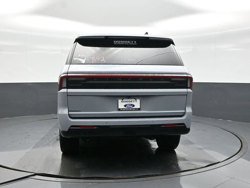 New 2026 Lincoln Navigator Reserve AWD/4WD image 5