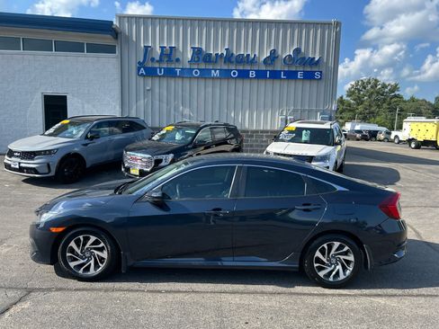 Used 2017 Honda Civic EX image 4