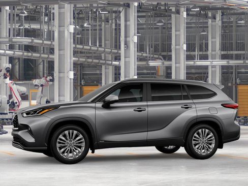 New 2026 Toyota Highlander Platinum image 3