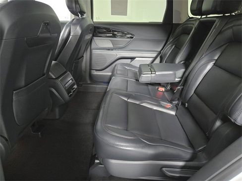 New 2026 Lincoln Nautilus Premier image 8