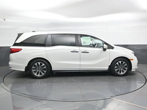 Used 2023 Honda Odyssey EX-L image 3