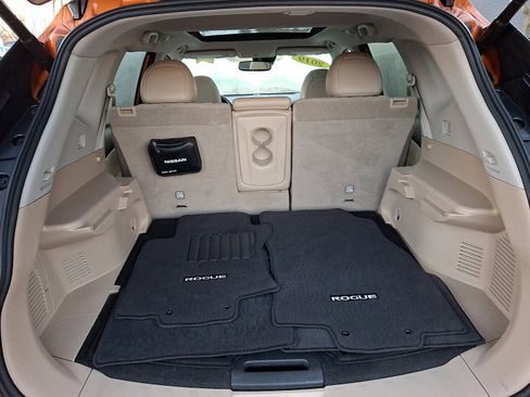 Used 2019 Nissan Rogue SL w/ Premium Package image 29