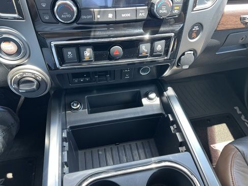 Used 2017 Nissan Titan Platinum Reserve AWD/4WD image 20