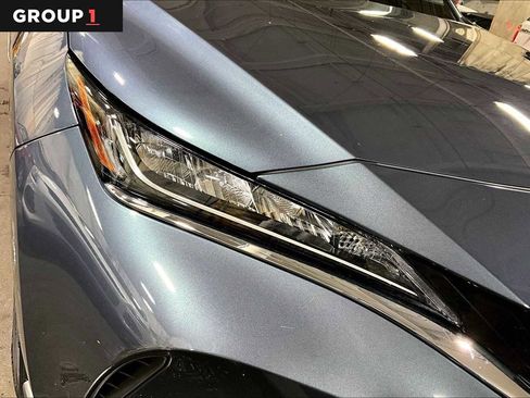 Certified 2021 Toyota Venza LE image 27