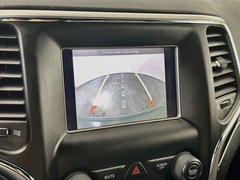 Used 2018 Jeep Grand Cherokee Limited RWD image 19