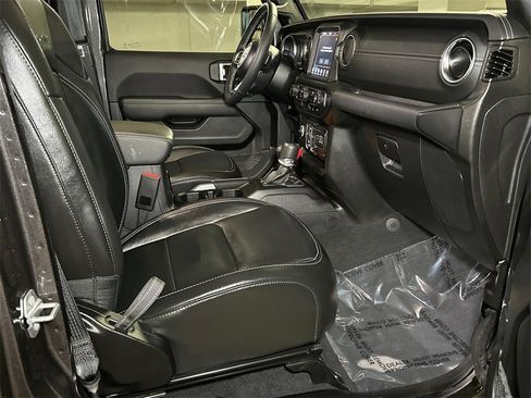 Used 2022 Jeep Wrangler Unlimited Sahara w/ Cold Weather Group image 12