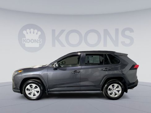 Used 2019 Toyota RAV4 LE image 2