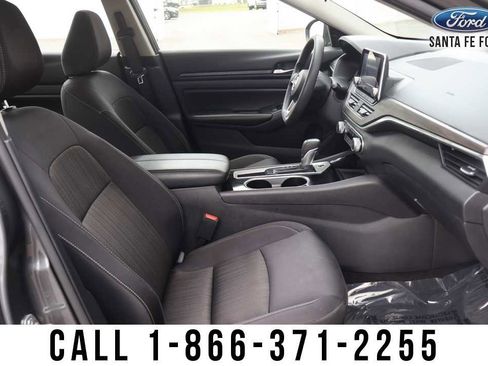 Used 2024 Nissan Altima 2.5 SV image 21