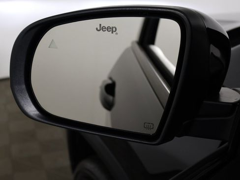 Used 2022 Jeep Compass Latitude image 31