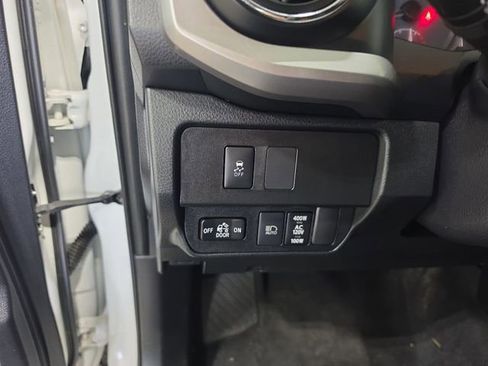 Used 2021 Toyota Tacoma SR5 w/ Trail Edition AWD/4WD image 19