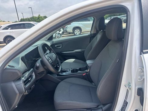 Used 2025 Kia K4 FWD image 25