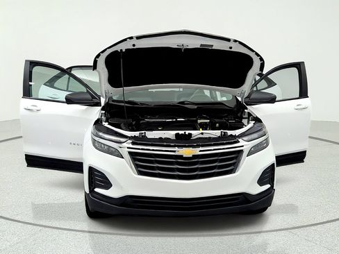 Used 2024 Chevrolet Equinox LS w/ Driver Confidence II Package FWD image 15