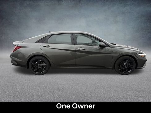 Used 2026 Hyundai Elantra Sport FWD image 7