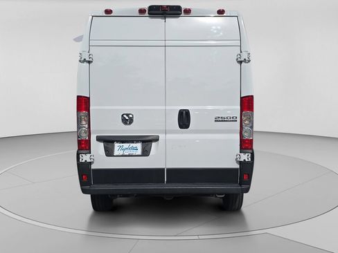 Used 2025 RAM ProMaster 2500 w/ Convenience Group FWD image 7