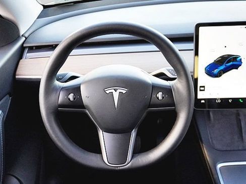 Used 2021 Tesla Model Y Long Range AWD/4WD image 31