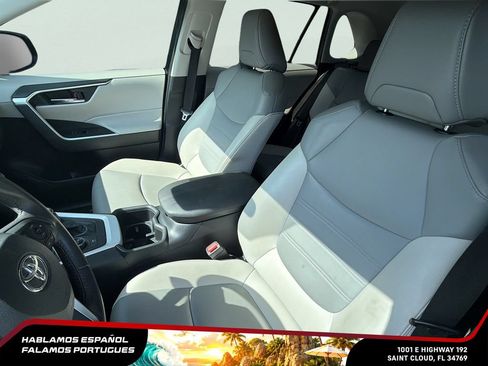 Used 2022 Toyota RAV4 XLE Premium AWD/4WD image 20