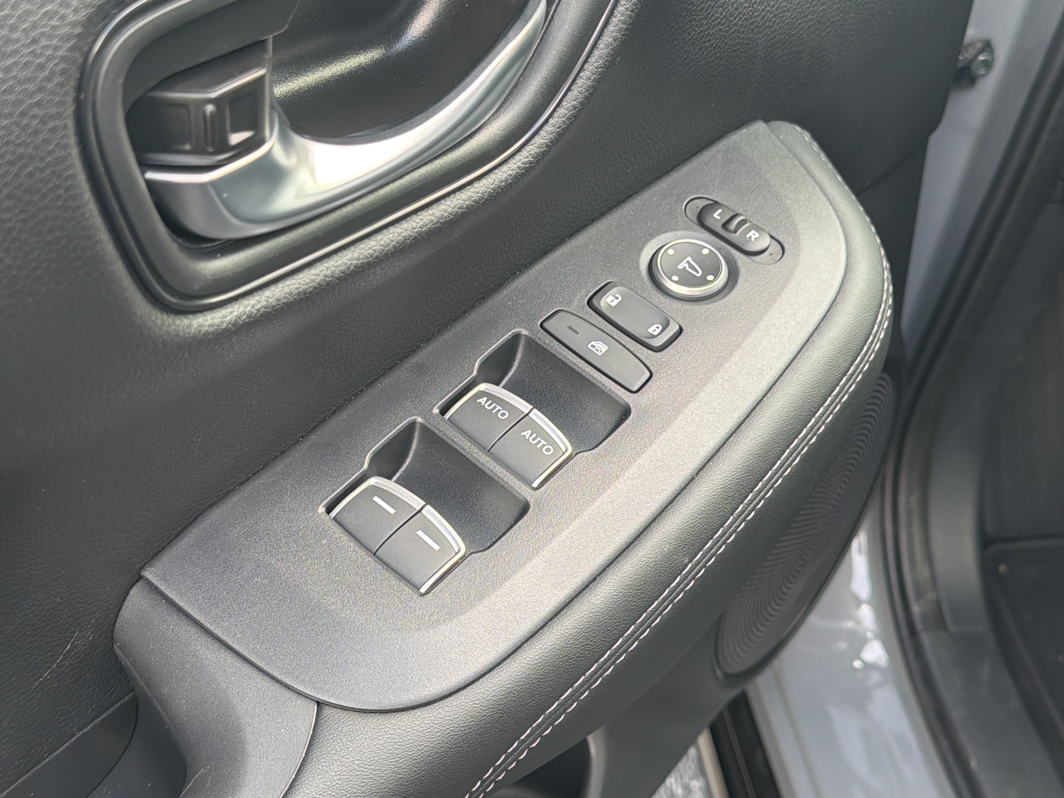 Certified 2027 Honda HR-V EX-L image 26